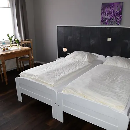 Hartlef's Bed and Breakfast Στάντε